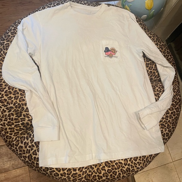 M Vineyard Vines Thanksgiving whale t shirt - Picture 4 of 6